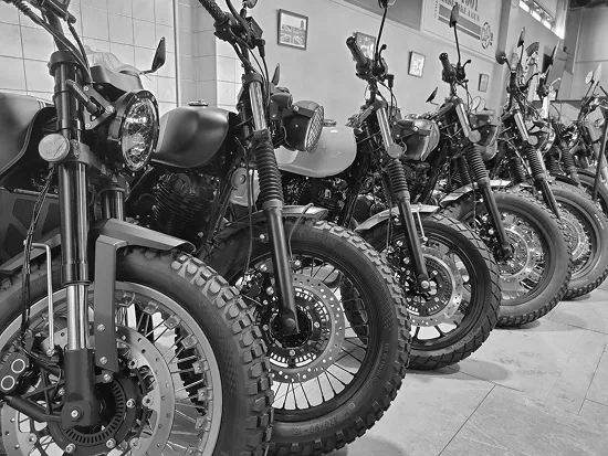 モトバックスの協力店舗（全6店舗）にある在庫も購入可能。